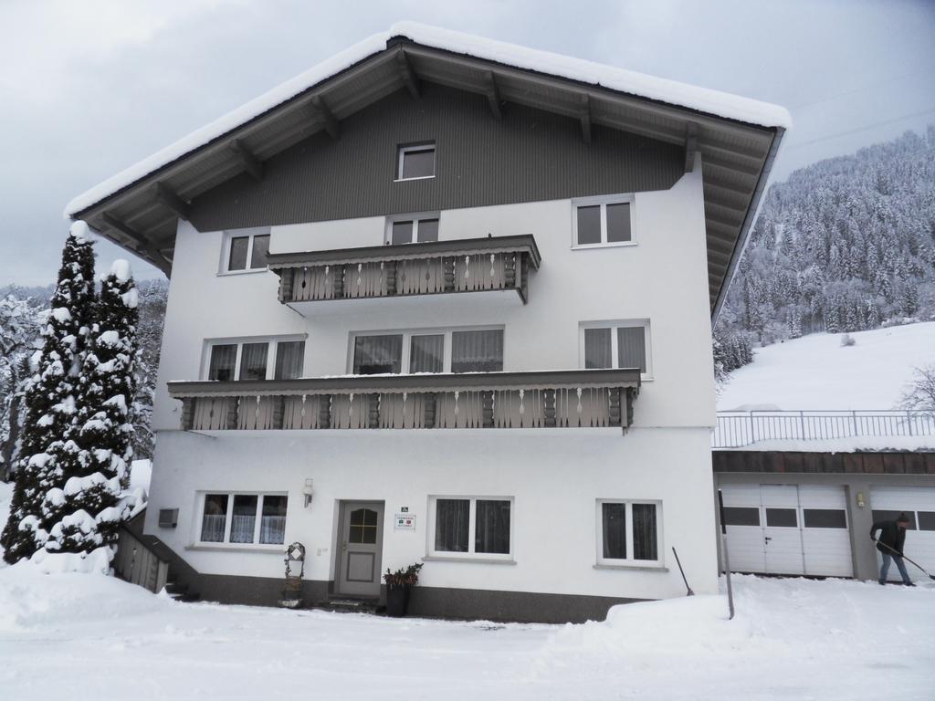 Ferienwohnung Haus Konzett Dalaas Exterior foto